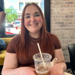 Meet your Posher, Elizabeth